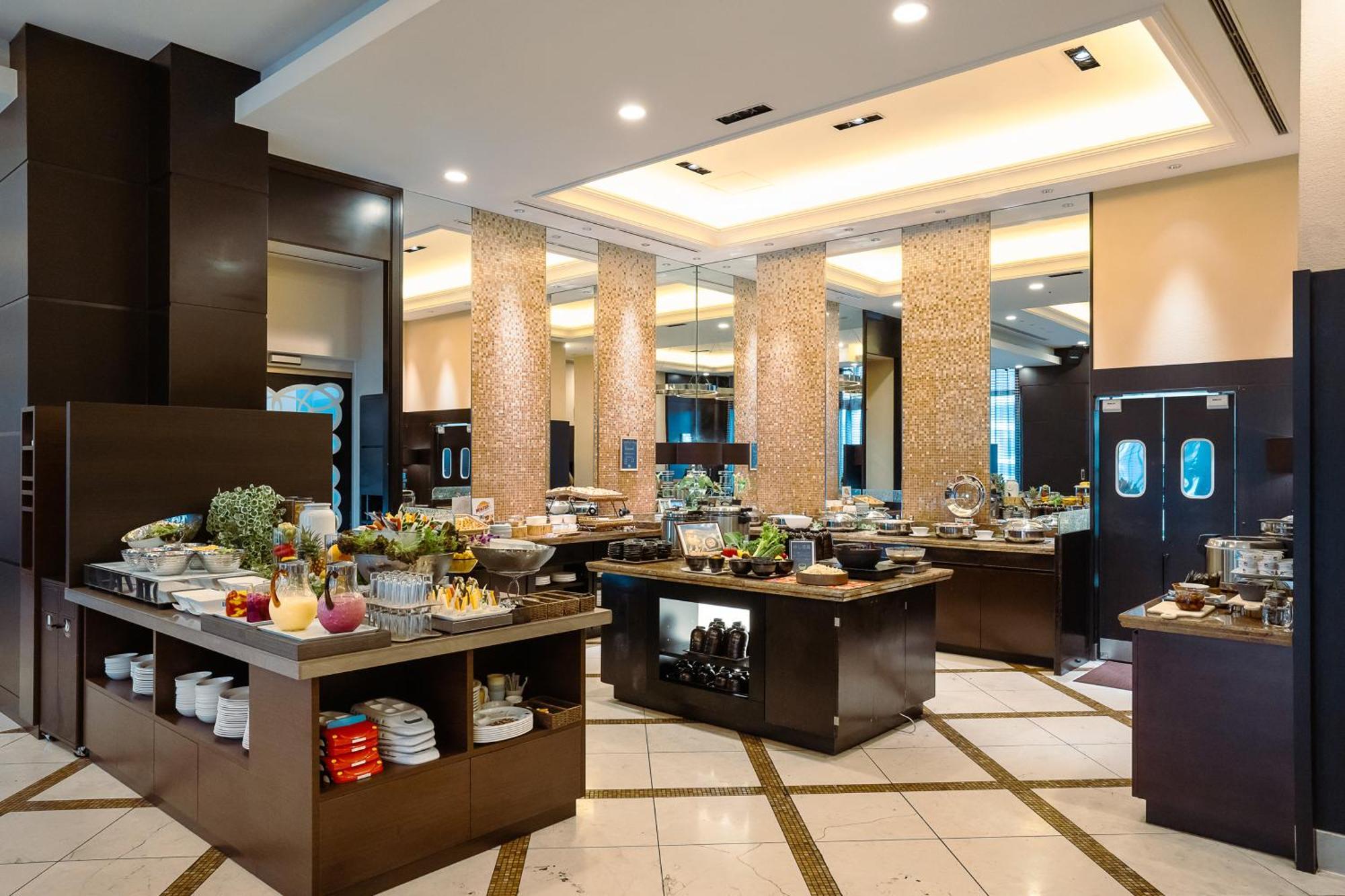 Hotel Doubletree By Hilton Naha Exterior foto