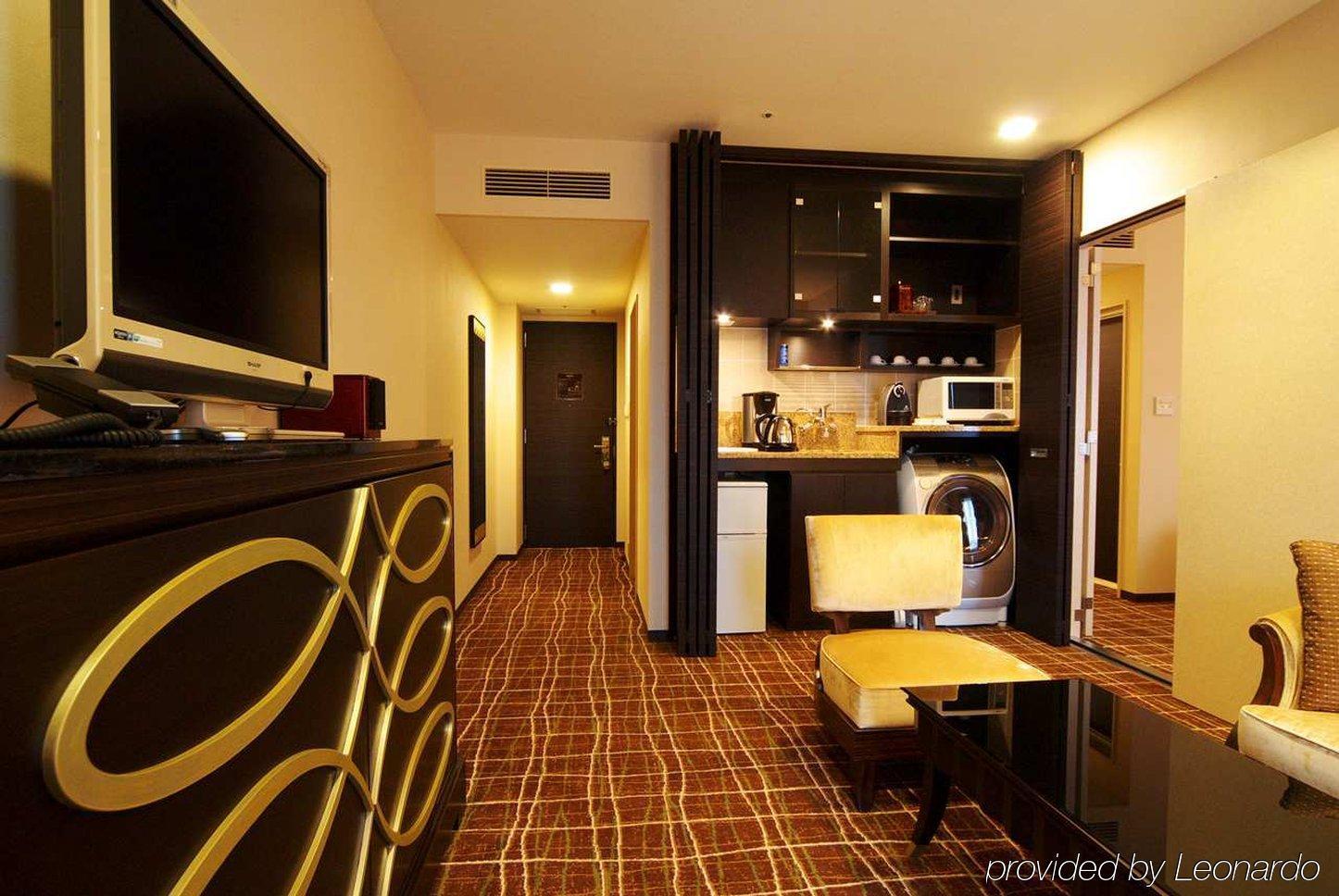 Hotel Doubletree By Hilton Naha Exterior foto