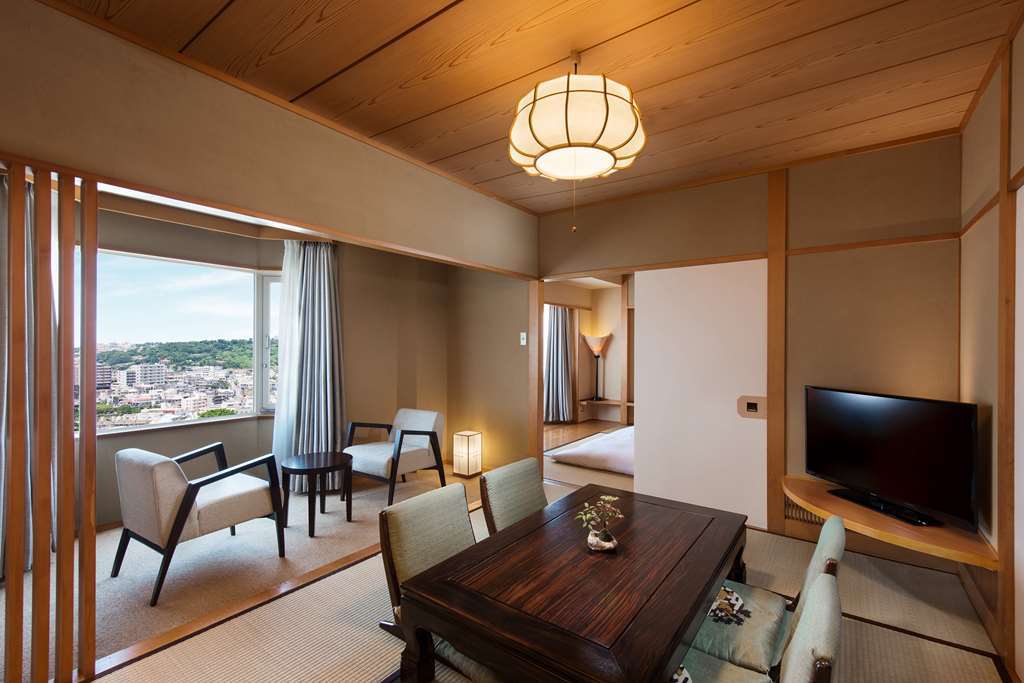 Hotel Doubletree By Hilton Naha Zimmer foto